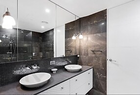 Sea Pearl 202- Waterfront Luxury