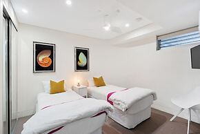 Sea Pearl 202- Waterfront Luxury