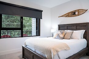 The Grizzly Basin by Revelstoke Vacation