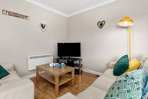 St Helens Apartment 1 - Short Walk to Beach
