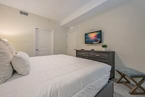 Superb Spacious Condo Prime Resort