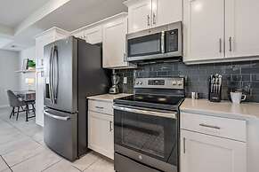 Superb Spacious Condo Prime Resort