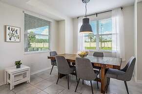 Superb Spacious Condo Prime Resort