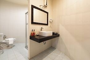 Phuket Leelavadee Hua Ting Resort