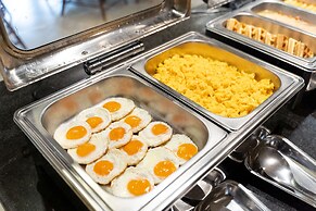 Phuket Leelavadee Hua Ting Resort