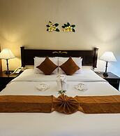 Phuket Leelavadee Hua Ting Resort