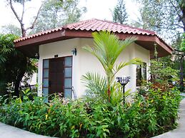 Phuket Leelavadee Hua Ting Resort