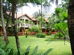 Phuket Leelavadee Hua Ting Resort
