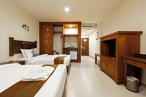 Phuket Leelavadee Hua Ting Resort