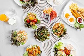 Phuket Leelavadee Hua Ting Resort