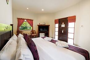 Phuket Leelavadee Hua Ting Resort