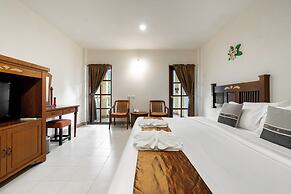 Phuket Leelavadee Hua Ting Resort