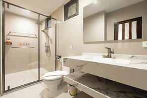 Phuket Leelavadee Hua Ting Resort