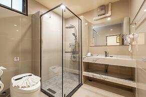 Phuket Leelavadee Hua Ting Resort