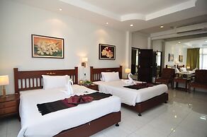 Phuket Leelavadee Hua Ting Resort