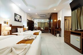 Phuket Leelavadee Hua Ting Resort