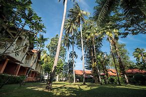 Phuket Leelavadee Hua Ting Resort