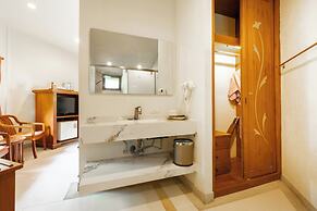 Phuket Leelavadee Hua Ting Resort