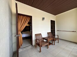 Phuket Leelavadee Hua Ting Resort