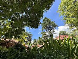 Phuket Leelavadee Hua Ting Resort