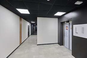 Wrocław Central Apartment by Renters