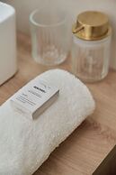 Wrocław Central Apartment by Renters