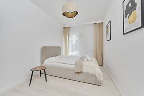 Wrocław Central Apartment by Renters