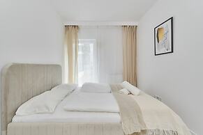 Wrocław Central Apartment by Renters