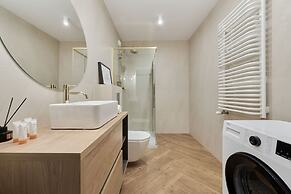 Wrocław Central Apartment by Renters