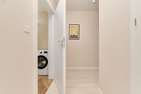 Wrocław Central Apartment by Renters