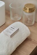 Wrocław Central Apartment by Renters