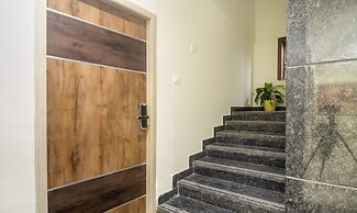 Treebo Navya The Park