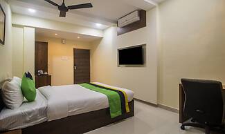 Treebo Navya The Park