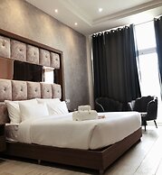 SPT Clarks Inn Suite Mandi