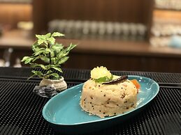 SPT Clarks Inn Suite Mandi