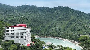 SPT Clarks Inn Suite Mandi