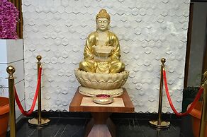 SPT Clarks Inn Suite Mandi