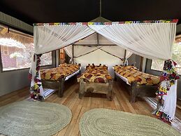 NJIA PANDA TENTED LODGE AND CAMPSITE