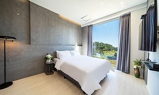 Hillsnorkelbeach hotel