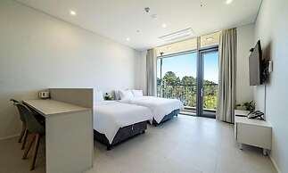 Hillsnorkelbeach hotel