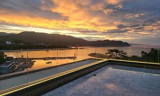 Hillsnorkelbeach hotel