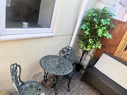 Historic Countryside Cottage - Sleeps 3 & Pets Ok