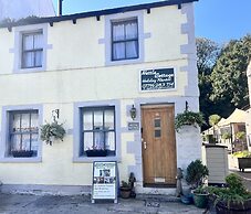 Historic Countryside Cottage - Sleeps 3 & Pets Ok