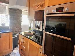 Historic Countryside Cottage - Sleeps 3 & Pets Ok