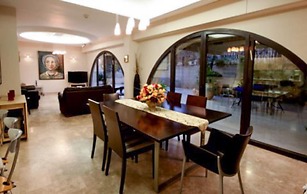 David Village with Pool & Patio