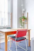 Chic & Spacious 2BD Flat -2 Mins to Baron's Court