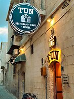 Petra Hotel & Coffee House