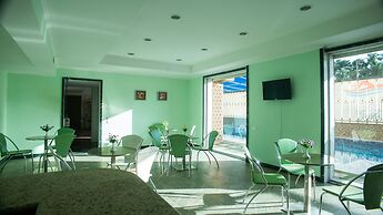 The Villa 604 Powered by look