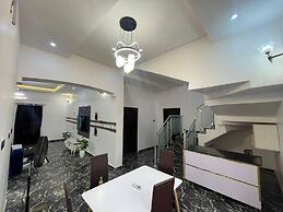 Immaculate 4-bed Detached Duplex in Lekki Chevron