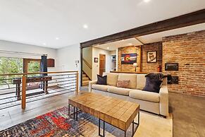 Miners Peak Residence 3 Bedroom Home by RedAwning